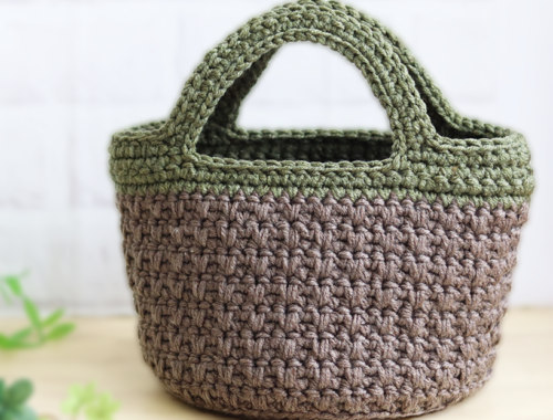 100均毛糸 リフ編みのぺたんこスクエアバッグ編みました 100均毛糸 リフ編みのぺたんこスクエアバッグ編みました